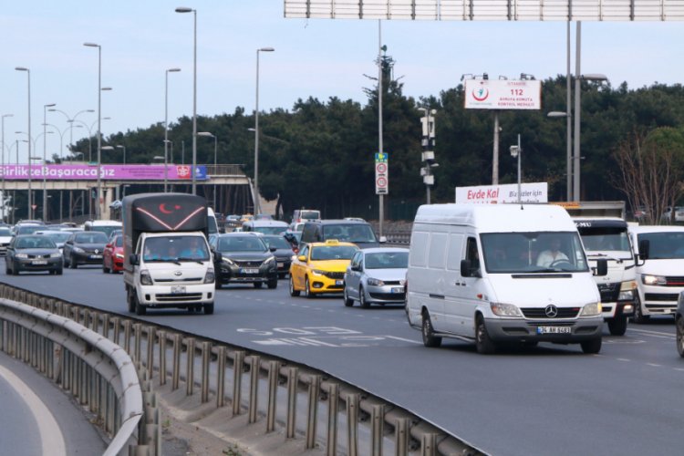 İstanbul'da trafik eski g&uuml;nlerine d&ouml;nd&uuml;