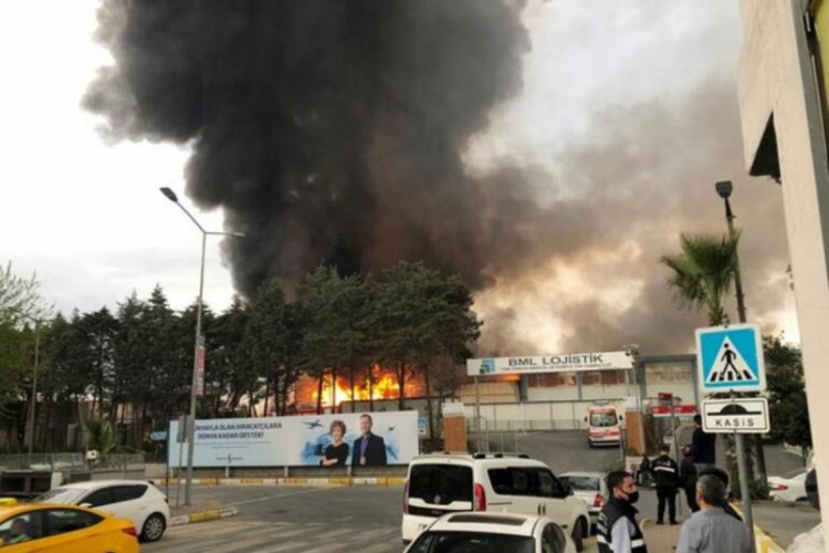 İstanbul'da korkutan yangın! Her yeri sardı