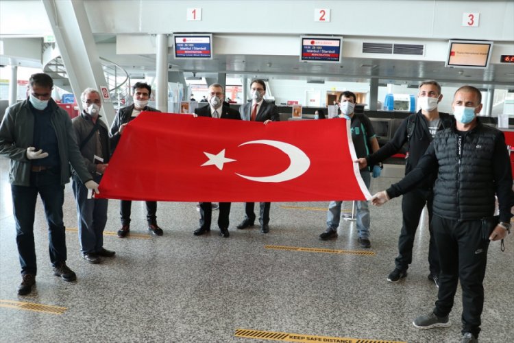 Arnavutluk'taki T&uuml;rk vatandaşları d&ouml;n&uuml;yor