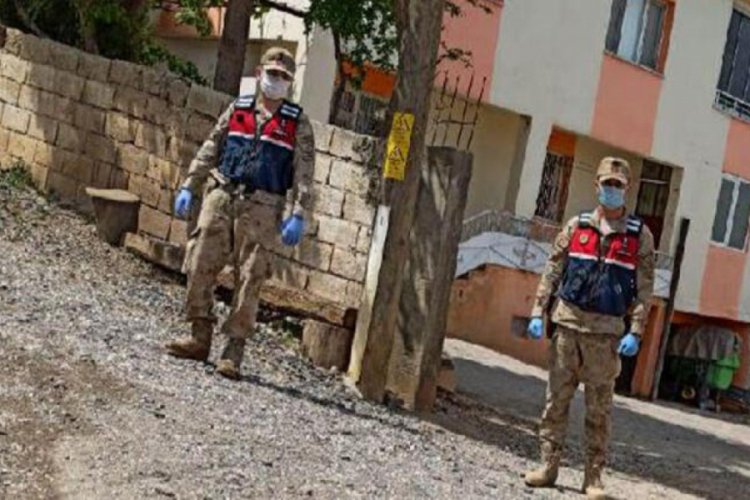Manisa'da iki apartman karantinaya alındı
