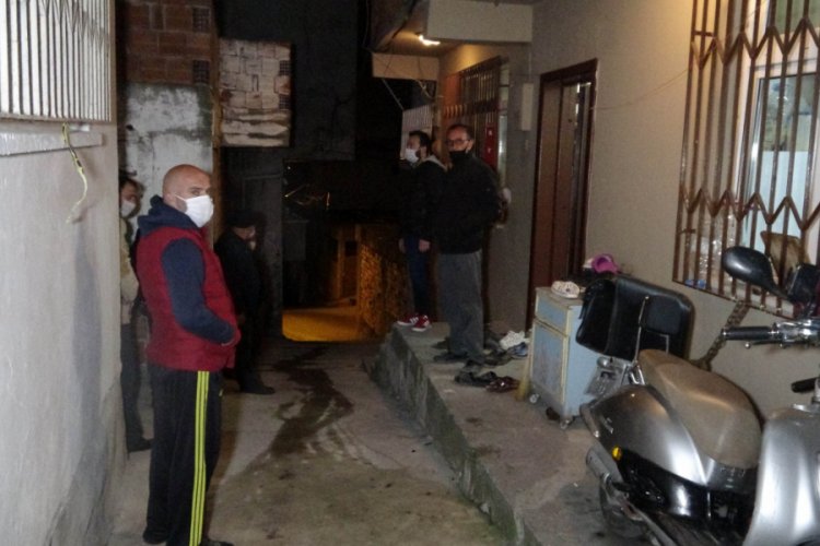 Pompalı t&uuml;fek saldırısı sonucu 3 &ccedil;ocuk annesi kadın &ouml;ld&uuml;, kocası ağır yaralandı
