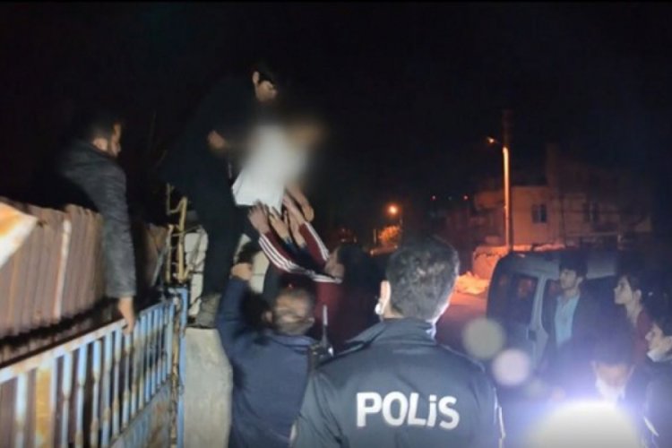 Kayıp kız &ccedil;ocuğu ağılda uyurken bulundu