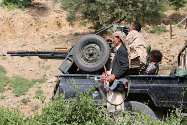Yemen'de h&uuml;k&uuml;met g&uuml;&ccedil;leri Sokotra'daki 'isyan girişimini' bastırdı