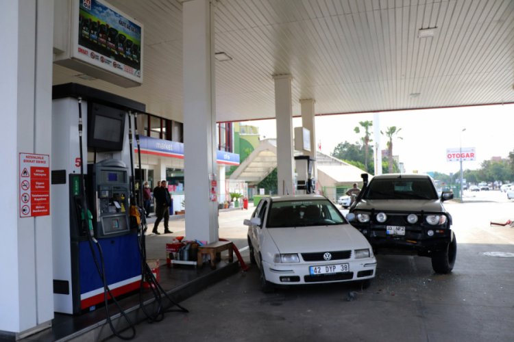 Kamyonetle petrole daldı: 1 yaralı