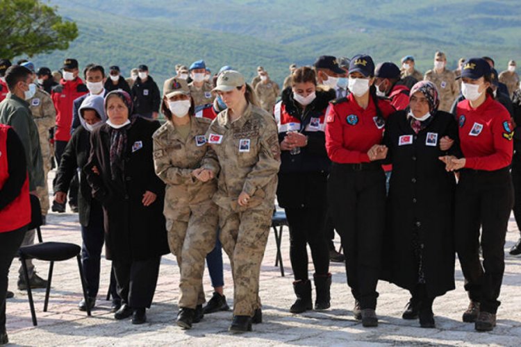 Şehit Uzman &Ccedil;avuş G&uuml;neş'in naaşı t&ouml;renle uğurlandı