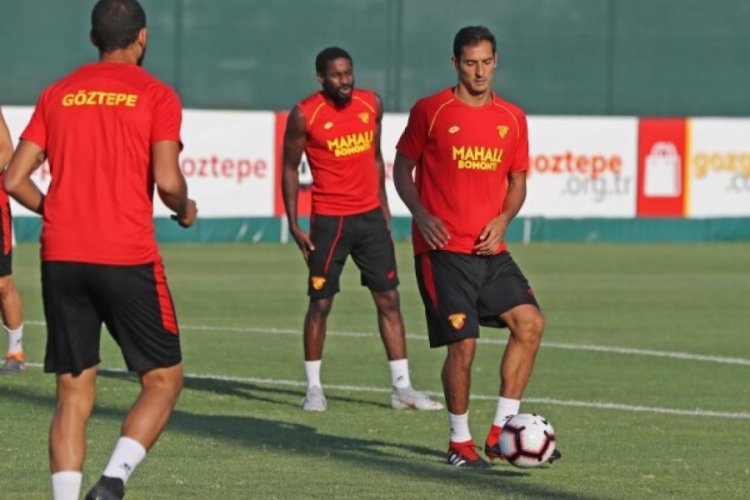 G&ouml;ztepe'de Borges ve Poko masaya oturacak