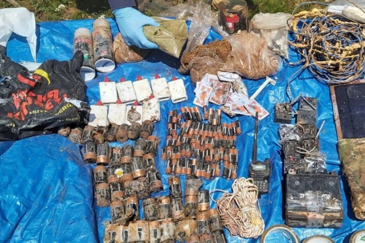 PKK'ya ait 102 kilo esrar ve m&uuml;himmat ele ge&ccedil;irildi