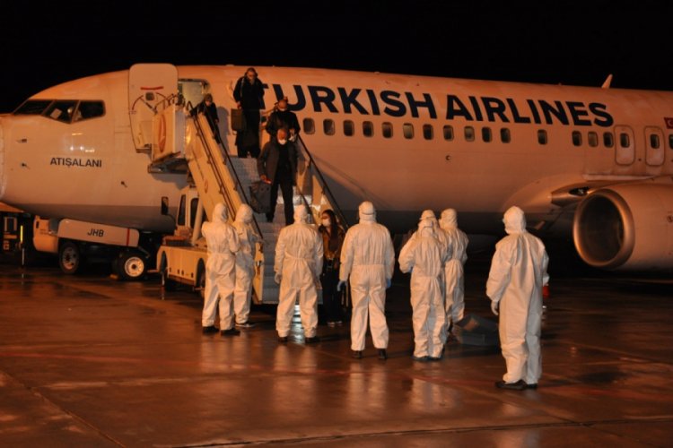 Yurt dışında kalan 11 bin 689 T&uuml;rk vatandaşı İstanbul'a getirildi