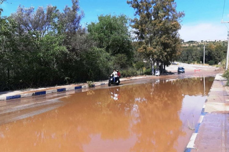 Bodrum'da patlayan su borusu &ccedil;evreyi g&ouml;le &ccedil;evirdi