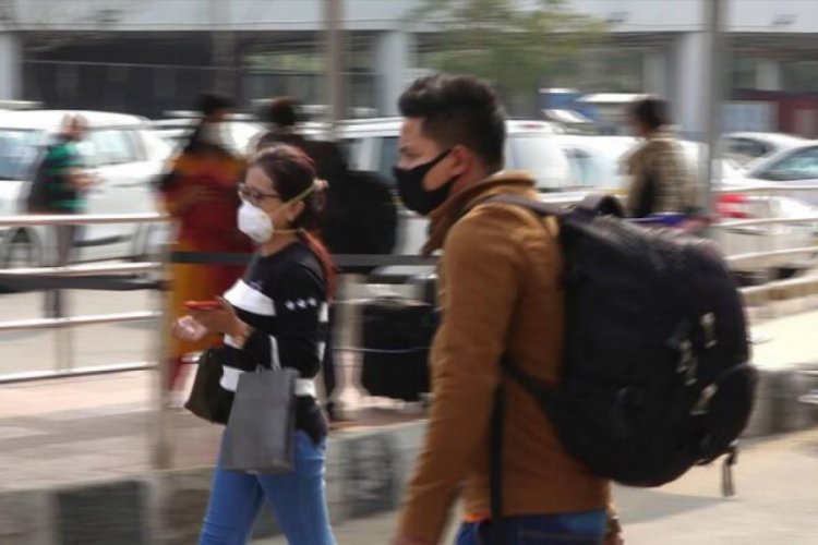 Hindistan'da korona &ouml;l&uuml;mleri bini ge&ccedil;ti