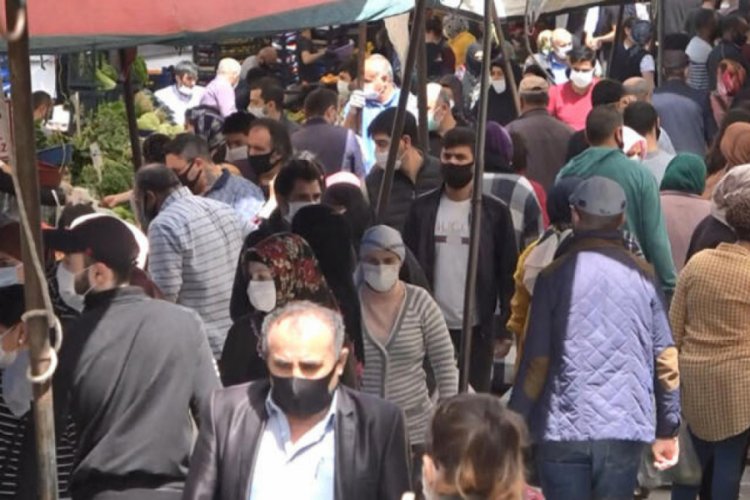 Pazar yerinde dikkat &ccedil;eken kalabalık