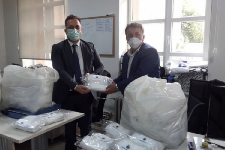 Bursa İneg&ouml;l'de kırsal mahallelere maske desteği s&uuml;r&uuml;yor