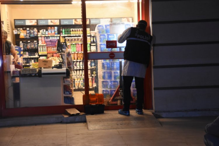 İzmir'de marketten sigara hırsızlığı