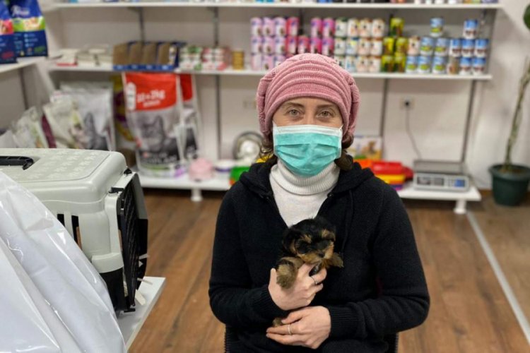 Sokağa &ccedil;ıkabilmek i&ccedil;in hayvan satın alıyorlar