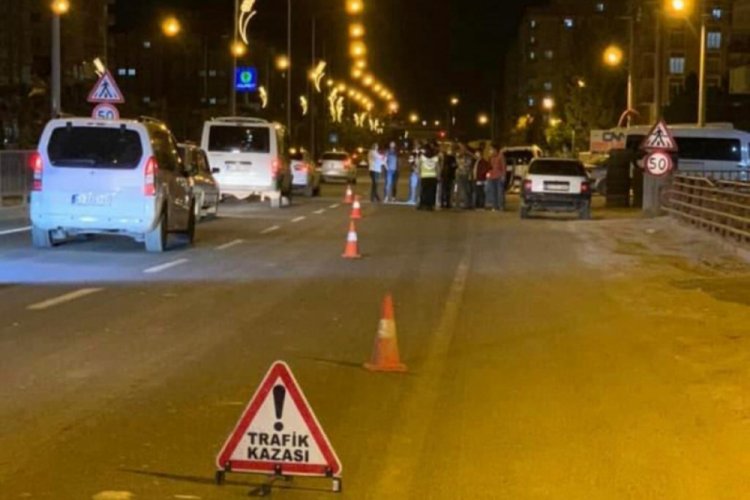 Otomobilin &ccedil;arptığı Suriyeli kadın &ouml;ld&uuml;