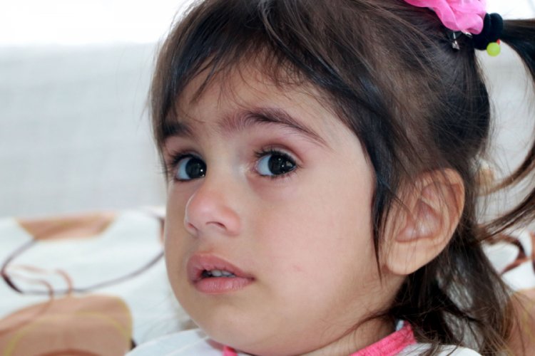 Makatı doğuştan kapalı olan Deniz'in tedavisi başladı