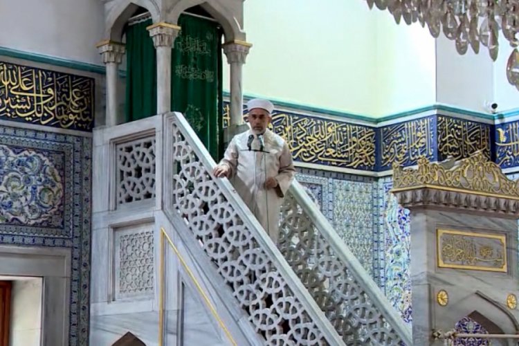 Maltepe Camii'nde cuma namazı kılındı