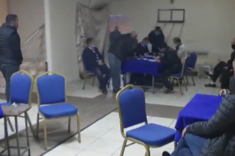 Okey salonunda yakalanan 16 kişiye para cezası