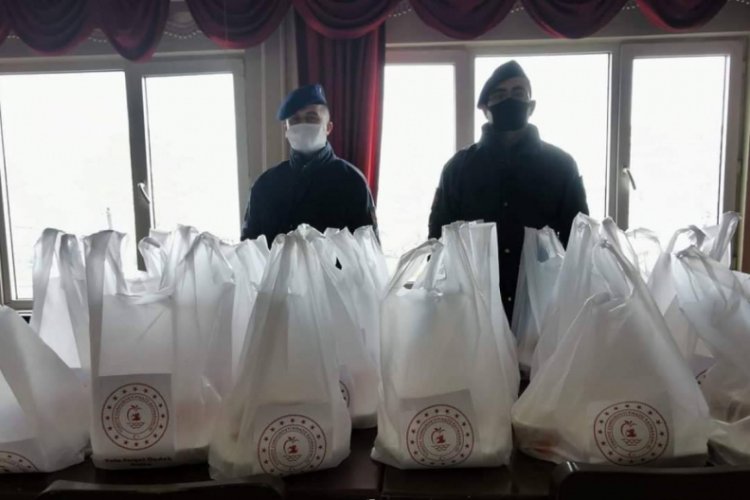 65 yaş &uuml;st&uuml; ve yalnız yaşayan ihtiya&ccedil; sahipleri unutulmadı