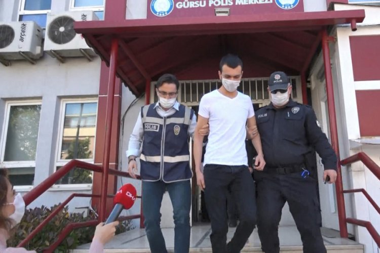 Bursa'da aracına &ccedil;ıplak kadın afişi asan adam g&ouml;zaltına alındı