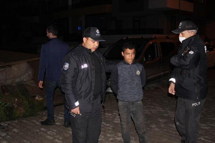 Hemşirenin &ccedil;antasını gasbettiler