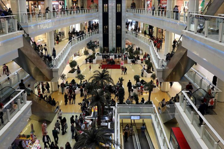 Kuaf&ouml;r ve AVM'ler yeniden a&ccedil;ıldı