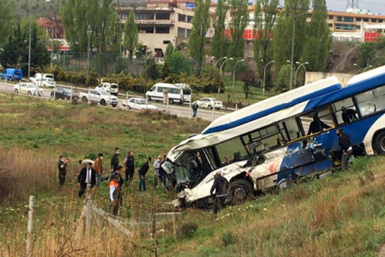 TIR ile belediye otob&uuml;s&uuml; &ccedil;arpıştı: 10 yaralı