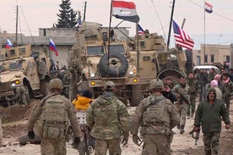 Rus ordusu Suriye'de ABD askerlerinin yolunu kesti