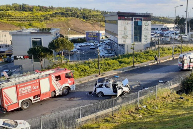 Bariyerleri aşan ara&ccedil; yan yola u&ccedil;tu: 1 &ouml;l&uuml;, 1 yaralı