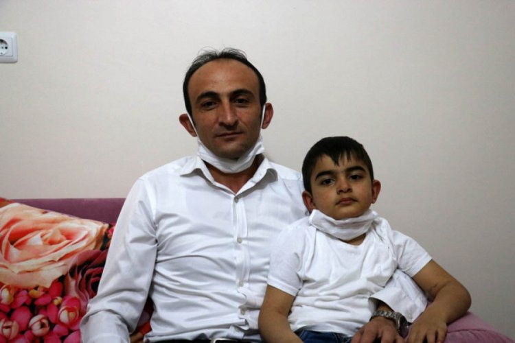 Oğlu ile birlikte vir&uuml;s&uuml; yenen baba: "&Ouml;ğrenince d&uuml;nya başıma yıkıldı"