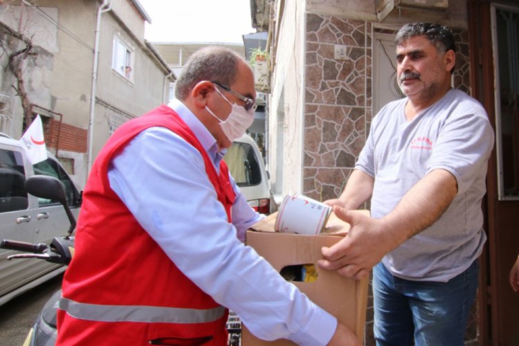 Bursa'da 60 kişilik ekiple 260 haneye ulaştılar