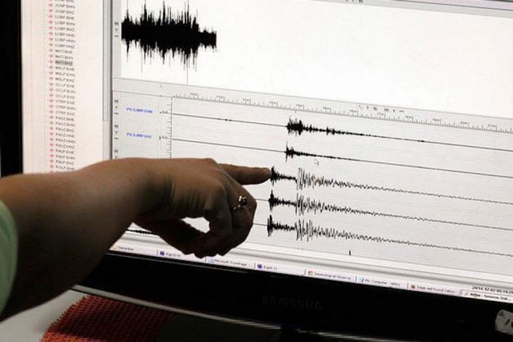 Elazığ'da 4 b&uuml;y&uuml;kl&uuml;ğ&uuml;nde deprem!