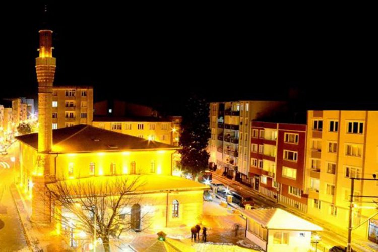 Bursa'da binlerce kişi erken okunan ezan ile orucunu erken a&ccedil;mak zorunda kaldı