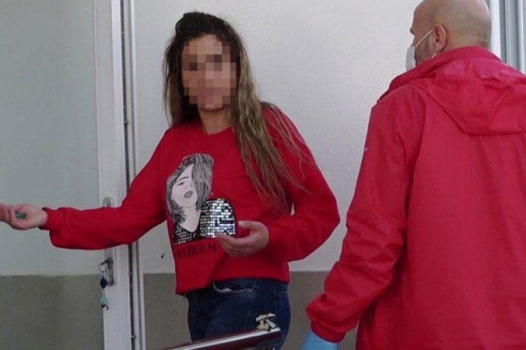 Tartıştığı eski kocasını sırtından bı&ccedil;akladı!