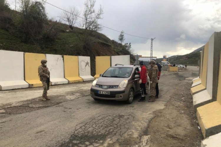 İki katlı bina karantinaya alındı