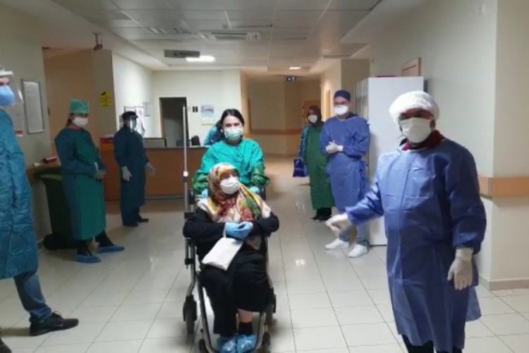 Koronavir&uuml;s&uuml; yenen 96 yaşındaki kadın taburcu oldu