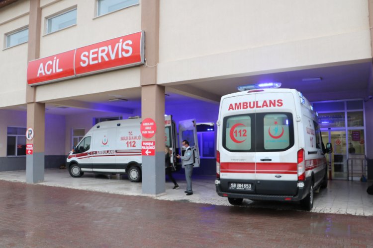 Hayvanlarını otlatırken yıldırım isabet eden k&ouml;yl&uuml; &ouml;ld&uuml;