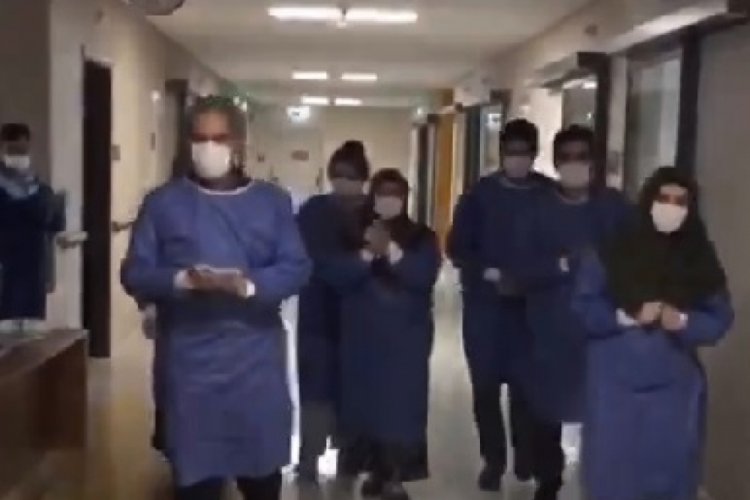 6 kişilik aile koronavir&uuml;s&uuml; yenip, alkışlarla taburcu oldu