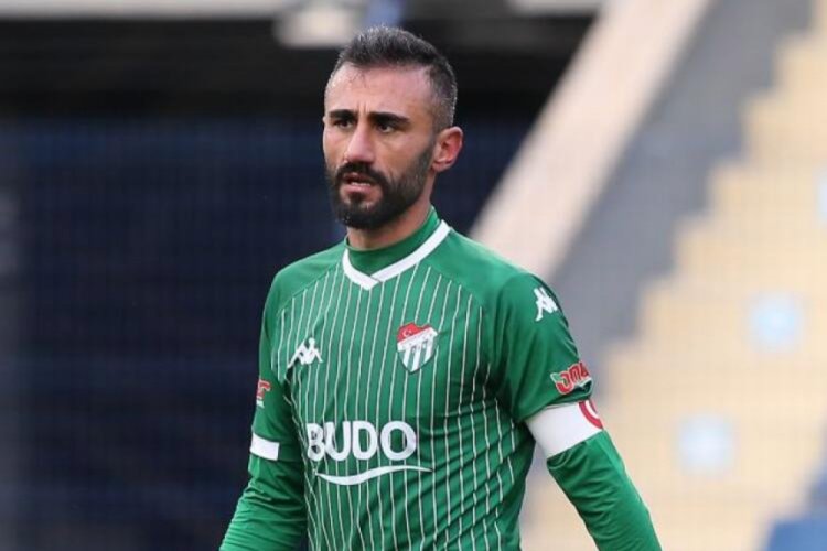Sel&ccedil;uk Şahin: Bursaspor'da bırakmak isterim