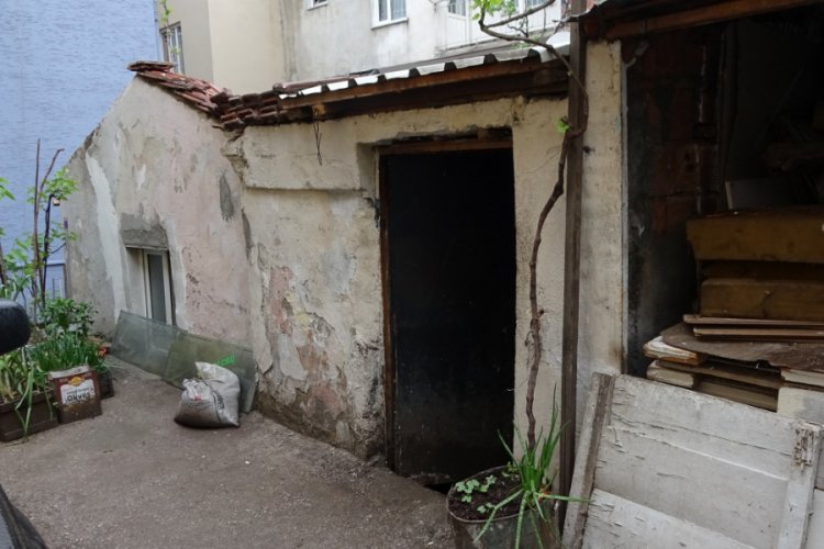 Bursa'da yalnız yaşayan yaşlı adam yardım bekliyor