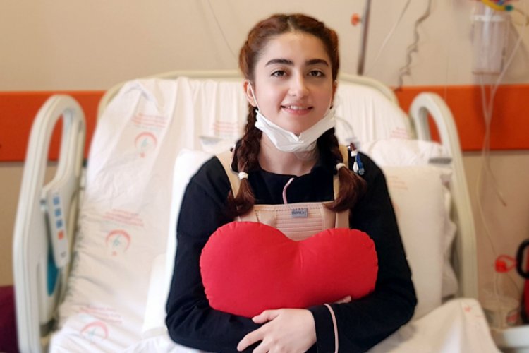 Gen&ccedil; hemşire tırnaklarındaki değişimden kalp hastası olduğunu anladı