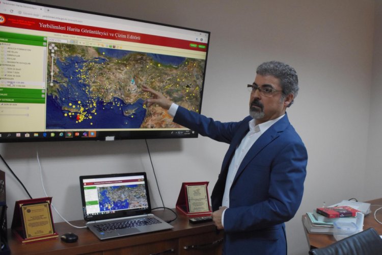 Ege ve Akdeniz kıyıları i&ccedil;in 'tsunami' uyarısı