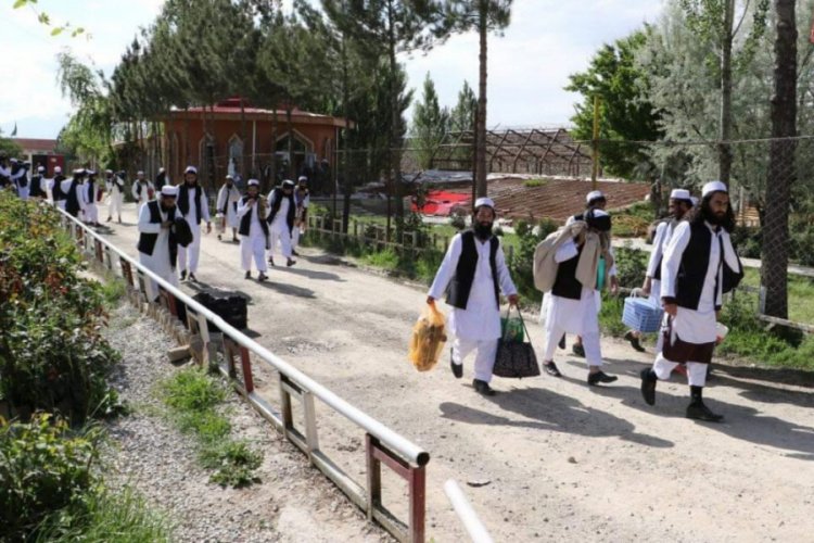Afganistan'da 102 Taliban mensubu serbest bırakıldı