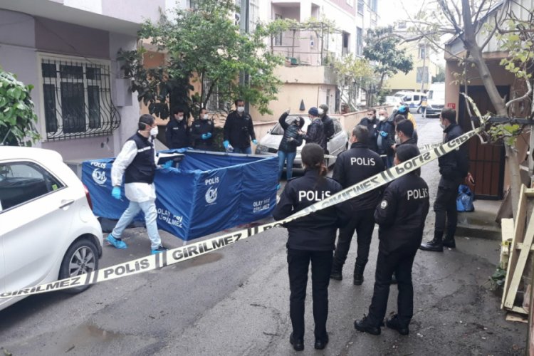 Eşini &ouml;ld&uuml;rd&uuml;ğ&uuml; &ouml;ne s&uuml;r&uuml;len kişi intihar etti