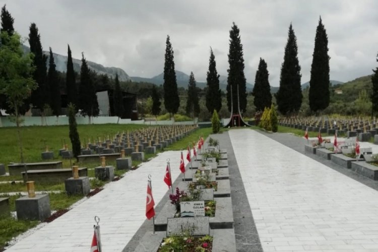Soma Maden Şehitliği'ne d&uuml;zenleme