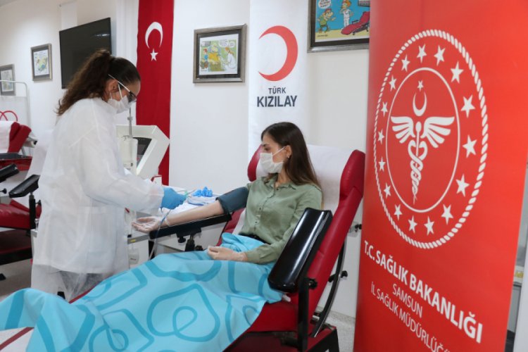 Koronavir&uuml;s&uuml; yenen doktor, imm&uuml;n plazma bağışında bulundu