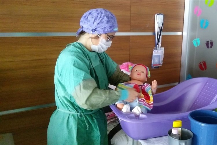Anne adaylarına "online" doğuma hazırlık eğitimi veriliyor