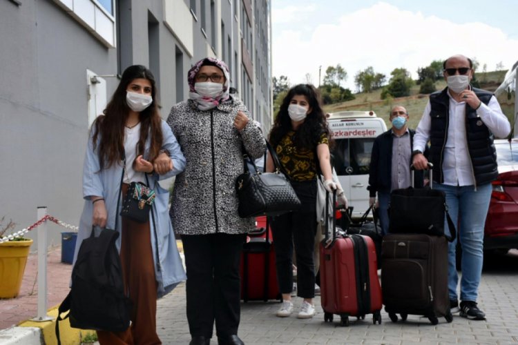 Karantina s&uuml;resi dolan 231 kişi, memleketlerine uğurlandı