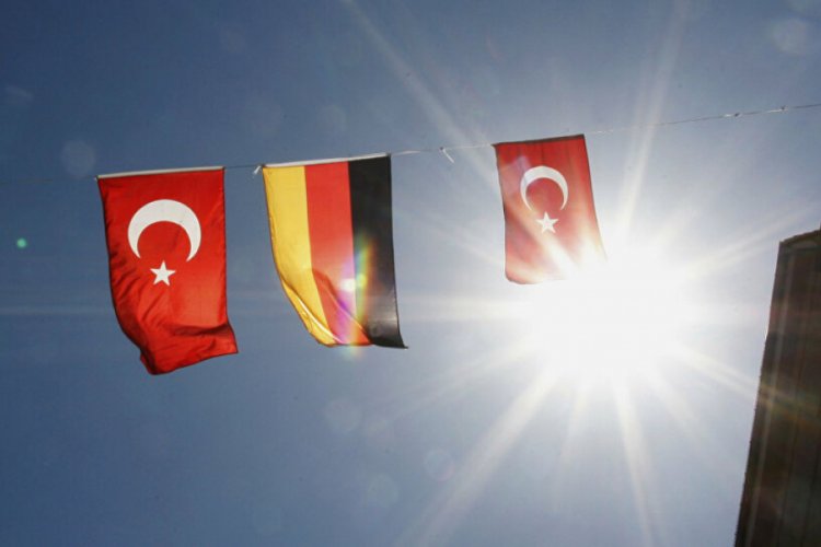Almanya ge&ccedil;tiğimiz yıl en fazla T&uuml;rkiye'ye silah sattı