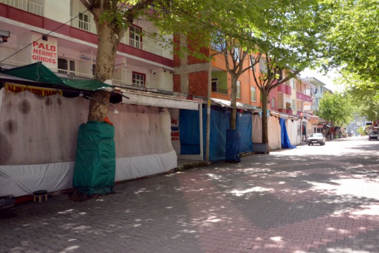 Kaplıcalarıyla &uuml;nl&uuml; Ilıca'da koronavir&uuml;s sessizliği